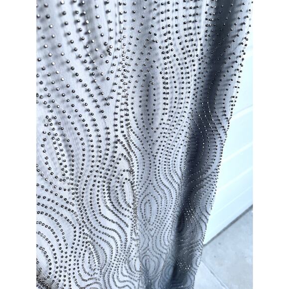 NWT KLEINFELD Storm Gray Beaded Evening Gown with Halter Dress Size 8 - Picture 7 of 12